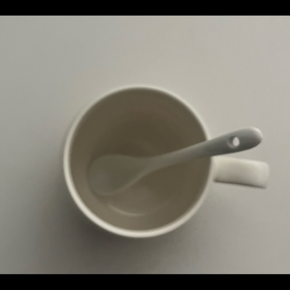 Adorable tea cup with steeping cover and matching spoon. - Picture 6 of 6